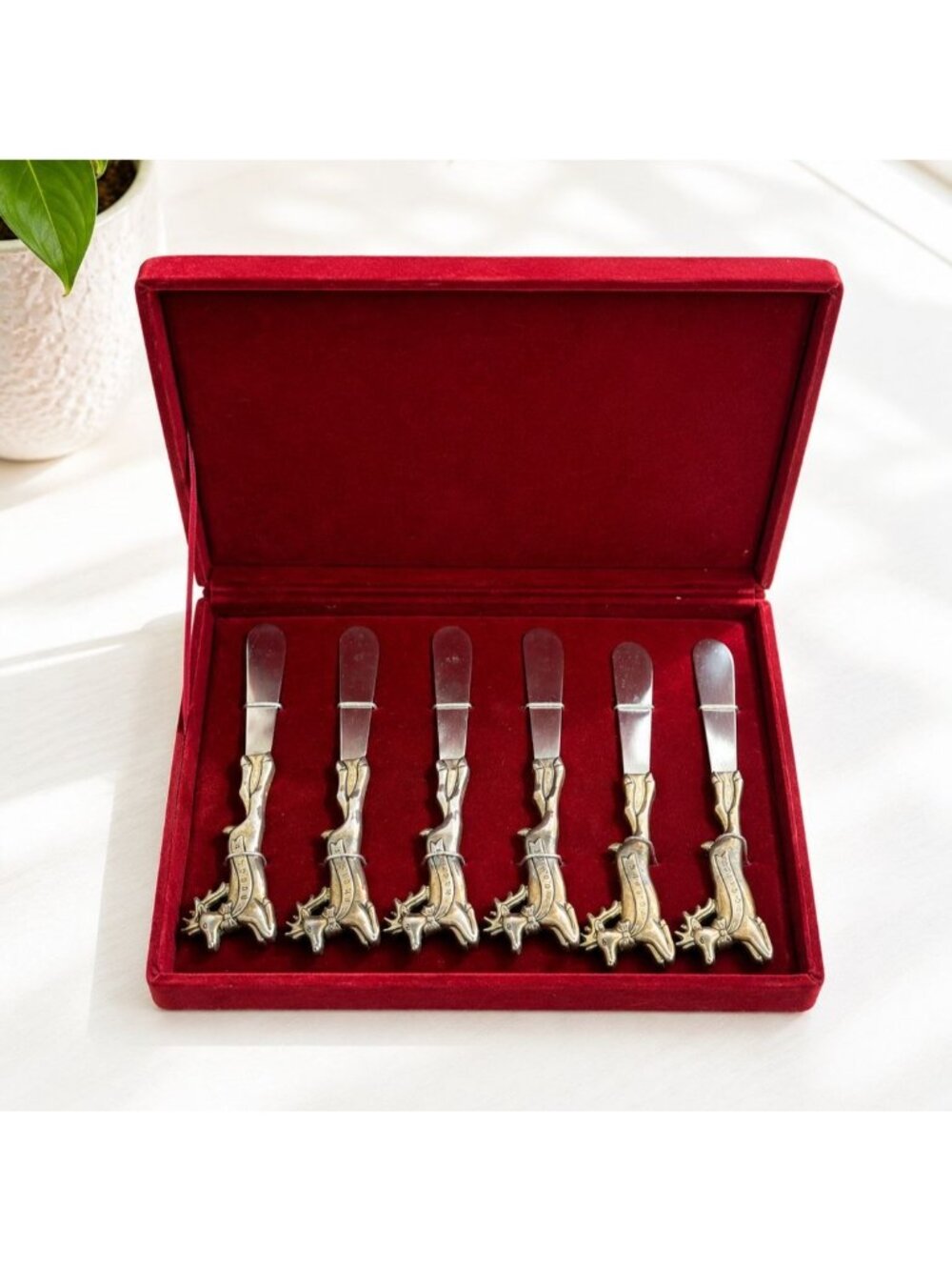 Set Of 6 Vintage Reindeer Handle Butter Spreaders In Red Velvet Box